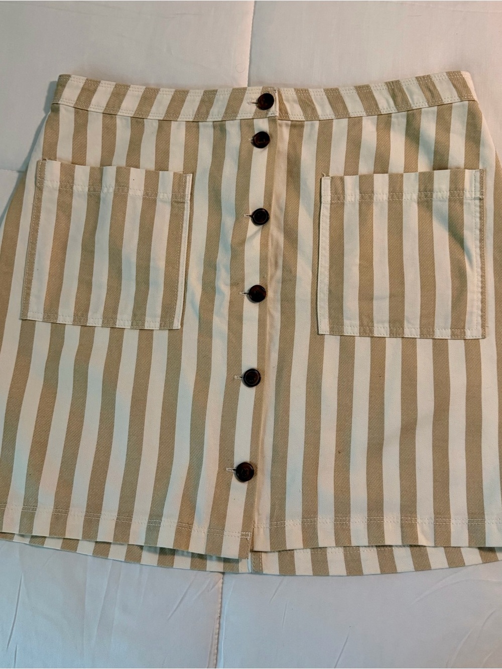 Old Navy Vertical Stripe Button-Front Mini Skirt - Cream & Tan